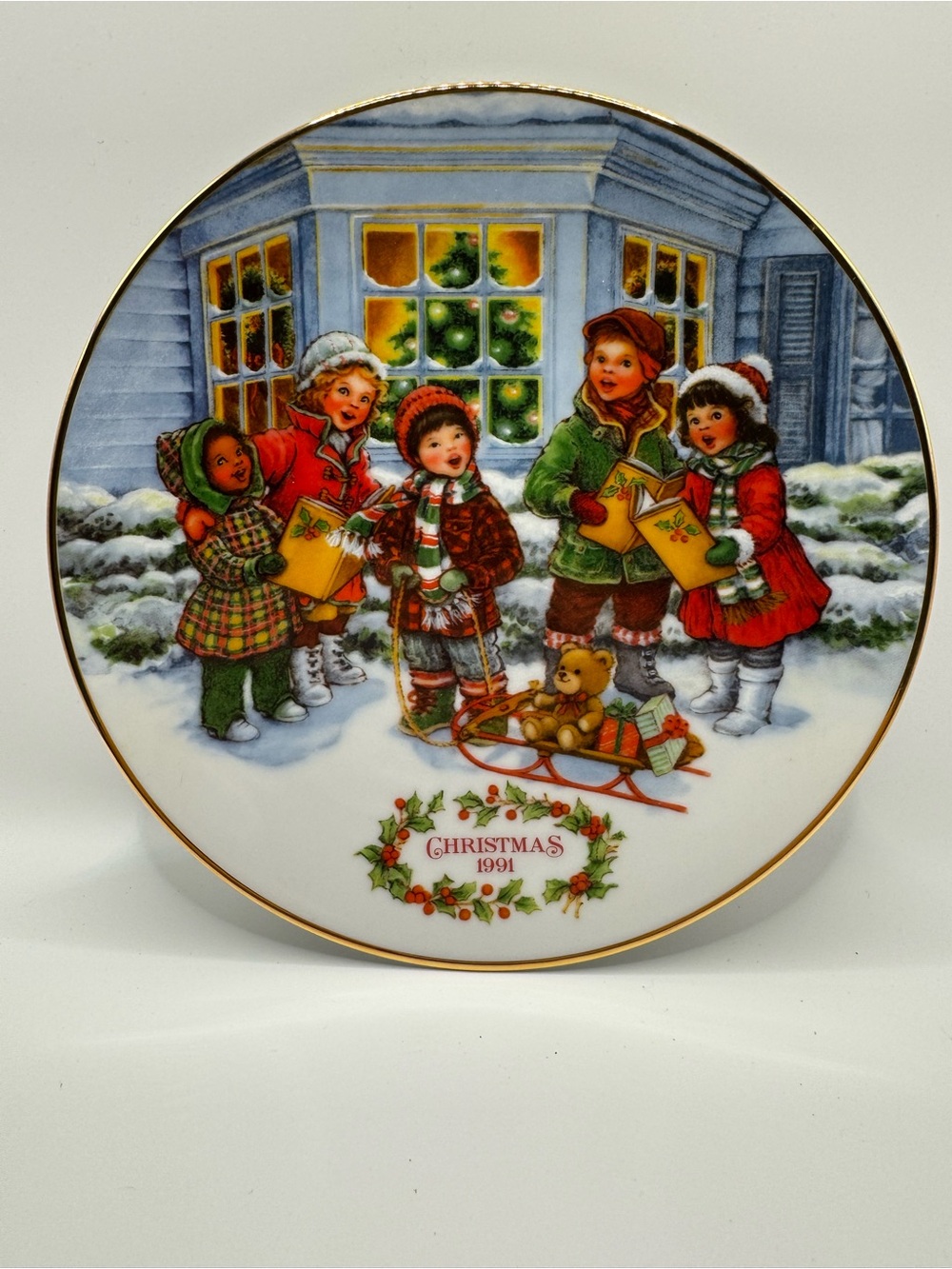 Avon “Perfect Harmony” 1991 Christmas Plate, EUC. 8” in original box.